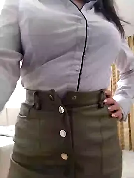 Snapshot of baby_sweet_girl_ chatting on January 27, 2025, 4:30 am baby sweet girl  online show from January 27, 2025, 4:30 am