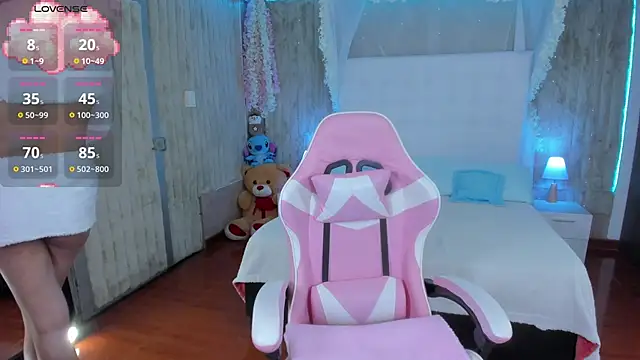 Snapshot of floryn_susana chatting on May 20, 2026, 9:43 pm floryn susana online show from May 20, 2026, 9:43 pm
