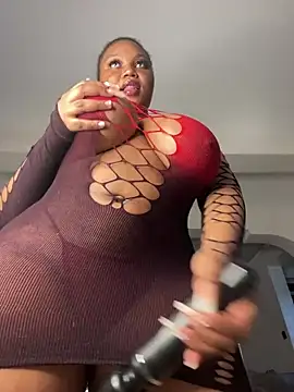 Snapshot of Hyra_Ari chatting on February 22, 2026, 2:15 pm Hyra Ari online show from February 22, 2026, 2:15 pm