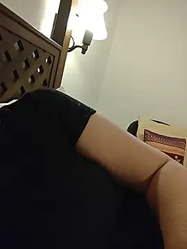 Susannemilf online show from February 2, 2026, 1:21 pm