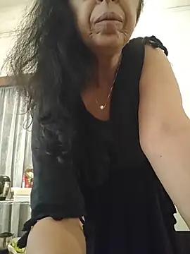 Snapshot of Susannemilf chatting on April 20, 2026, 6:16 am Susannemilf online show from April 20, 2026, 6:16 am