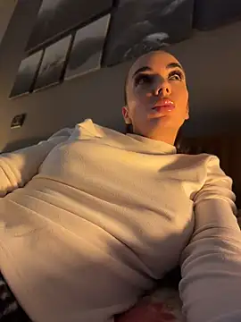 Snapshot of Bad_Giorgia chatting on April 13, 2026, 8:20 am Bad Giorgia online show from April 13, 2026, 8:20 am