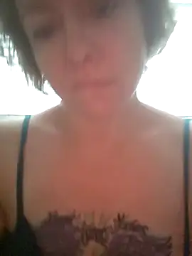 Snapshot of julimonroe chatting on April 25, 2026, 12:19 pm julimonroe online show from April 25, 2026, 12:19 pm