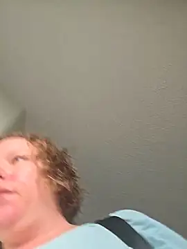 Snapshot of julimonroe chatting on May 25, 2026, 1:28 pm julimonroe online show from May 25, 2026, 1:28 pm