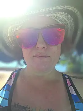julimonroe online show from July 3, 2026, 4:46 pm