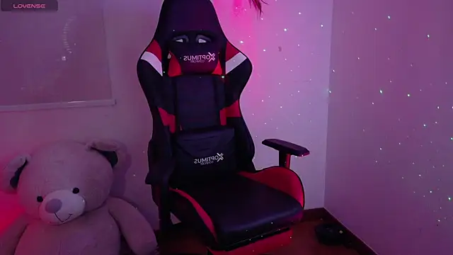 Lia Tinez online show from November 24, 2025, 11:59 pm