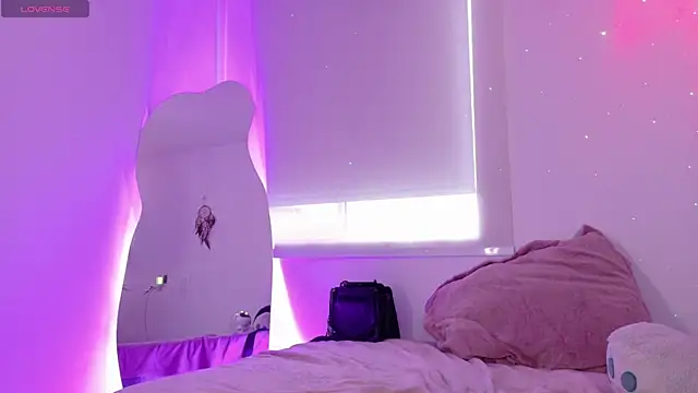 Lia Tinez online show from April 16, 2026, 10:23 pm