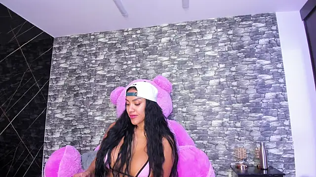 HeidyWillss online show from January 9, 2025, 7:29 pm