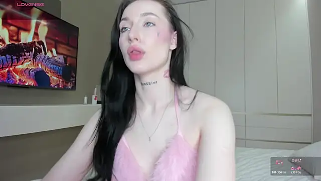 JenniferQueen11 online show from April 23, 2026, 6:21 pm