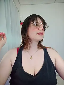 lorenitabella online show from July 1, 2026, 9:25 pm