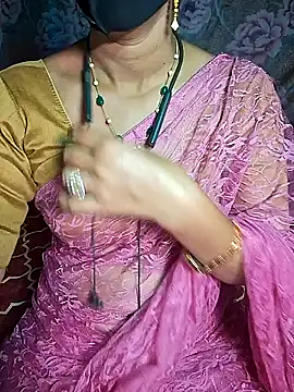 Snapshot of XBHUUME chatting on December 30, 2024, 5:34 pm XBHUUME online show from December 30, 2024, 5:34 pm