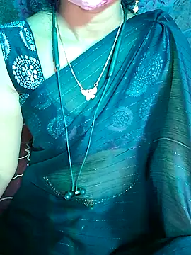 Snapshot of XBHUUME chatting on January 3, 2025, 5:42 pm XBHUUME online show from January 3, 2025, 5:42 pm