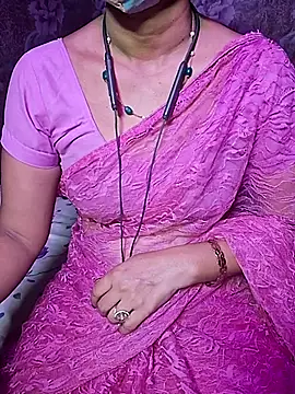 Snapshot of XBHUUME chatting on October 7, 2025, 5:32 pm XBHUUME online show from October 7, 2025, 5:32 pm