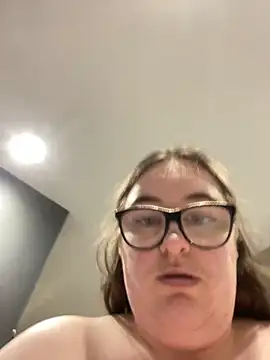 Rebecca Summer online show from November 29, 2025, 7:22 am