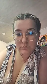 HunnyyLove online show from February 5, 2026, 2:43 pm