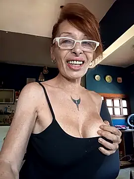 Snapshot of FrozenWaffle chatting on February 2, 2026, 3:55 pm FrozenWaffle online show from February 2, 2026, 3:55 pm