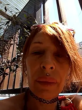 Snapshot of FrozenWaffle chatting on February 17, 2026, 3:29 pm FrozenWaffle online show from February 17, 2026, 3:29 pm