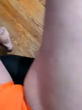 Snapshot of MrandMrsHaze chatting on February 3, 2026, 6:22 am MrandMrsHaze online show from February 3, 2026, 6:22 am