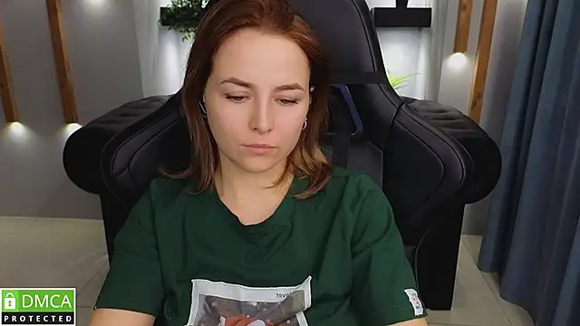 Snapshot of Mira_Mermayd chatting on January 12, 2025, 7:21 am Mira Mermayd online show from January 12, 2025, 7:21 am