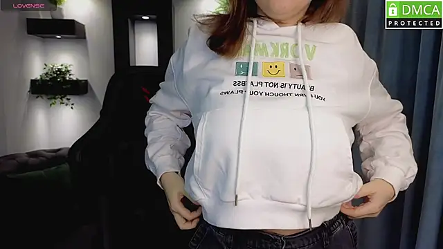 Snapshot of Mira_Mermayd chatting on March 2, 2025, 8:16 am Mira Mermayd online show from March 2, 2025, 8:16 am