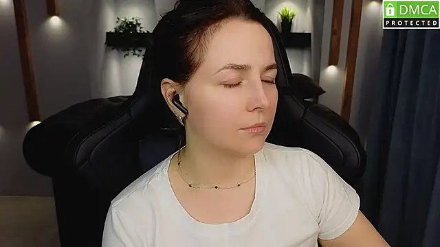 Snapshot of Mira_Mermayd chatting on March 19, 2025, 11:39 am Mira Mermayd online show from March 19, 2025, 11:39 am