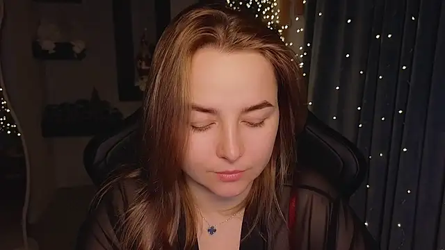 Snapshot of Mira_Mermayd chatting on December 19, 2025, 1:12 am Mira Mermayd online show from December 19, 2025, 1:12 am