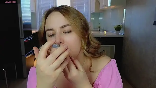 Snapshot of Mira_Mermayd chatting on February 5, 2026, 10:09 am Mira Mermayd online show from February 5, 2026, 10:09 am