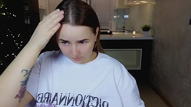 Snapshot of Mira_Mermayd chatting on February 8, 2026, 1:20 am Mira Mermayd online show from February 8, 2026, 1:20 am