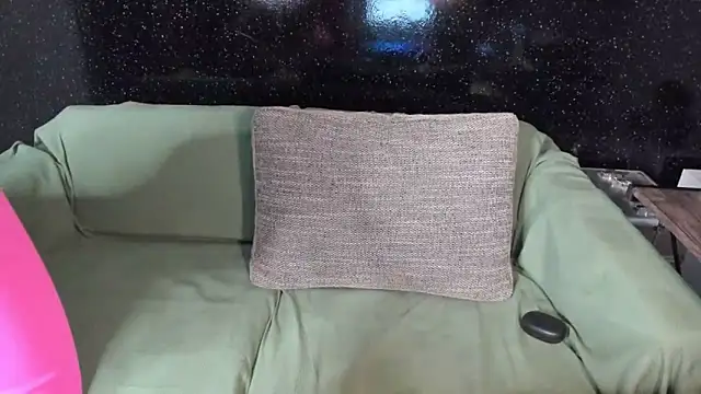 Snapshot of LondonBadGirl chatting on March 7, 2025, 10:54 pm LondonBadGirl online show from March 7, 2025, 10:54 pm