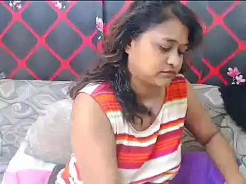 indian glitter online show from March 8, 2025, 8:22 am