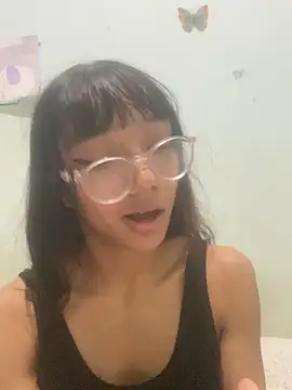 Snapshot of Karmakuro chatting on November 18, 2025, 11:37 pm Karmakuro online show from November 18, 2025, 11:37 pm