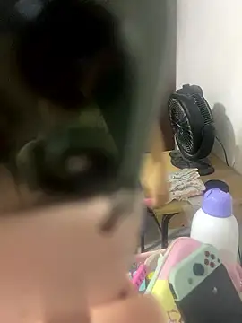 Snapshot of Karmakuro chatting on January 13, 2026, 11:43 pm Karmakuro online show from January 13, 2026, 11:43 pm