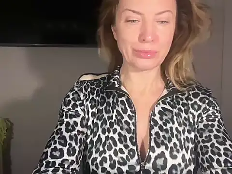 Snapshot of RachellAmazing chatting on November 15, 2025, 6:22 am RachellAmazing online show from November 15, 2025, 6:22 am