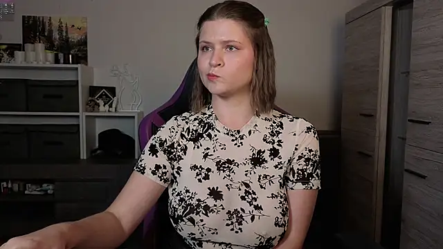 Snapshot of TinniAngel chatting on September 10, 2025, 5:24 pm TinniAngel online show from September 10, 2025, 5:24 pm