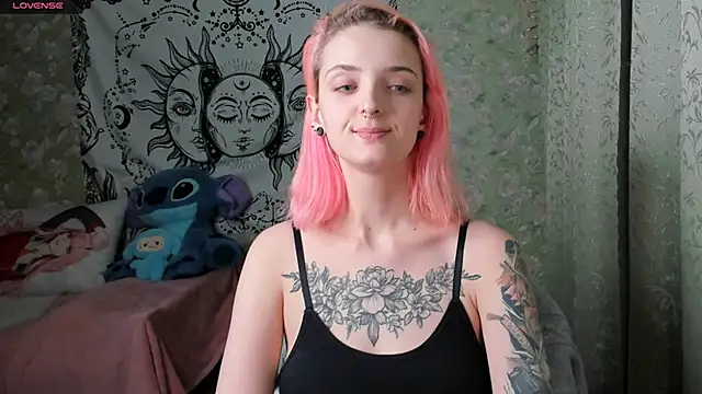 Snapshot of Cutie_Adelia chatting on December 2, 2024, 12:18 pm Cutie Adelia online show from December 2, 2024, 12:18 pm