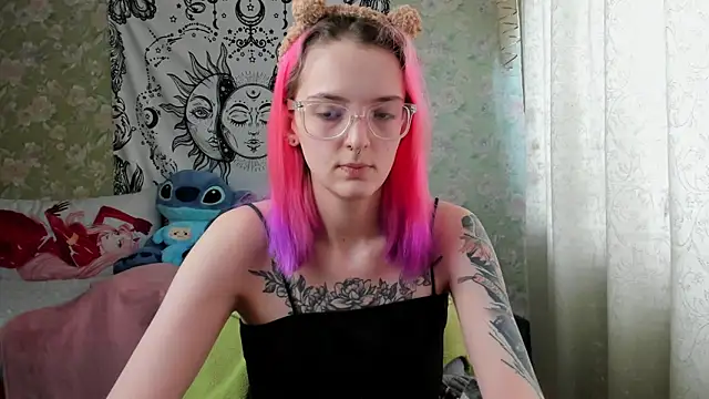 Snapshot of Cutie_Adelia chatting on February 28, 2025, 7:37 am Cutie Adelia online show from February 28, 2025, 7:37 am