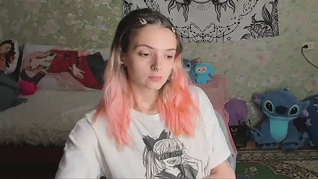 Snapshot of Cutie_Adelia chatting on October 8, 2025, 8:34 am Cutie Adelia online show from October 8, 2025, 8:34 am