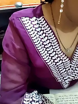 Diya 143 online show from April 5, 2026, 4:37 pm