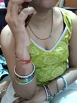 Snapshot of Diya_143 chatting on April 23, 2026, 2:19 pm Diya 143 online show from April 23, 2026, 2:19 pm