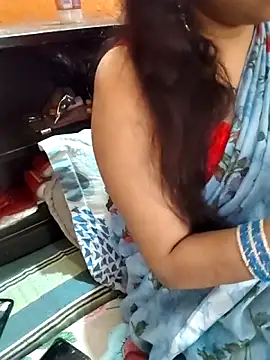 Snapshot of Diya_143 chatting on May 9, 2026, 7:35 am Diya 143 online show from May 9, 2026, 7:35 am