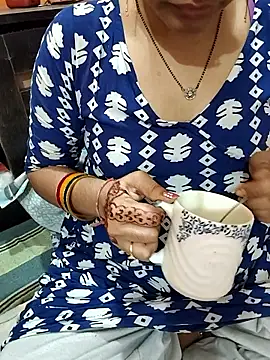 Snapshot of Diya_143 chatting on May 13, 2026, 6:05 pm Diya 143 online show from May 13, 2026, 6:05 pm