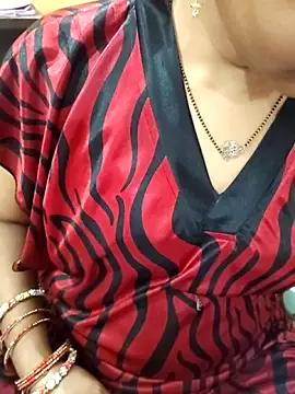 Snapshot of Diya_143 chatting on May 23, 2026, 7:18 pm Diya 143 online show from May 23, 2026, 7:18 pm
