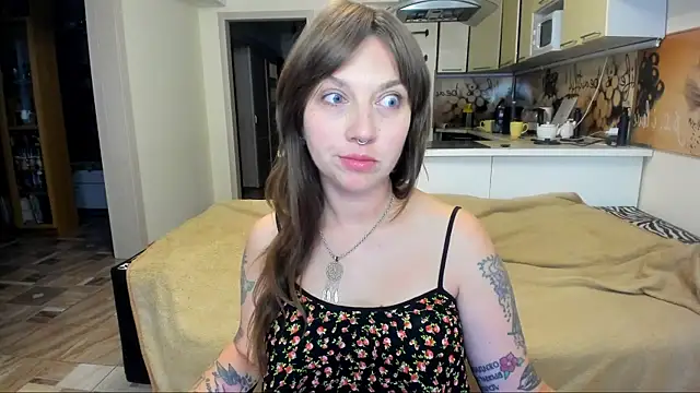 StacyTigerr online show from October 5, 2025, 2:59 pm