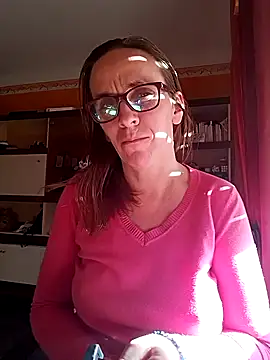 Snapshot of Dettybitch40 chatting on October 18, 2025, 1:56 pm Dettybitch40 online show from October 18, 2025, 1:56 pm