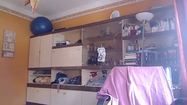 Snapshot of Dettybitch40 chatting on November 9, 2025, 10:24 am Dettybitch40 online show from November 9, 2025, 10:24 am