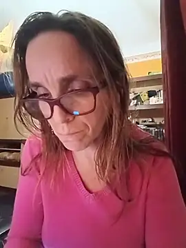 Snapshot of Dettybitch40 chatting on November 10, 2025, 4:17 pm Dettybitch40 online show from November 10, 2025, 4:17 pm