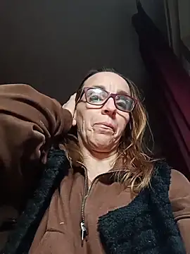 Snapshot of Dettybitch40 chatting on November 28, 2025, 3:04 pm Dettybitch40 online show from November 28, 2025, 3:04 pm