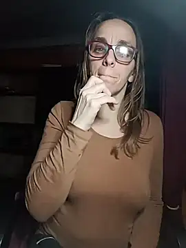 Snapshot of Dettybitch40 chatting on November 29, 2025, 3:59 pm Dettybitch40 online show from November 29, 2025, 3:59 pm