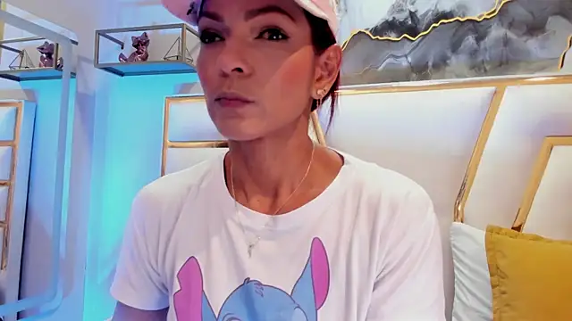 HannaPetit online show from November 5, 2025, 6:52 pm