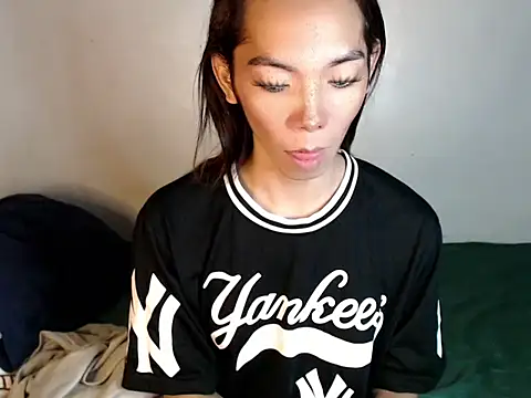 Snapshot of perly_169 chatting on December 8, 2024, 5:01 pm perly 169 online show from December 8, 2024, 5:01 pm